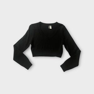 H&M Black V-Neck Sweater Cropped